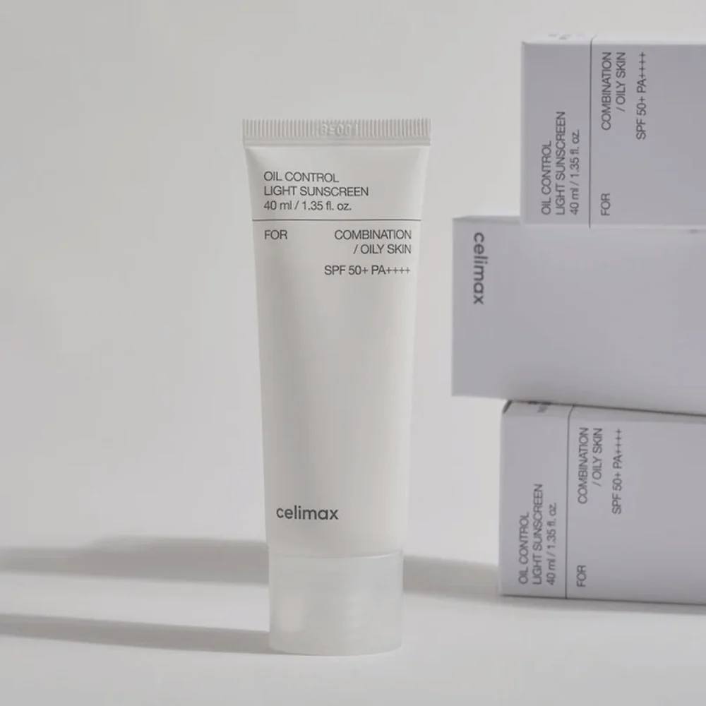 Oil Control Light Sunscreen SPF50+ PA++++ 40ml - Image 3